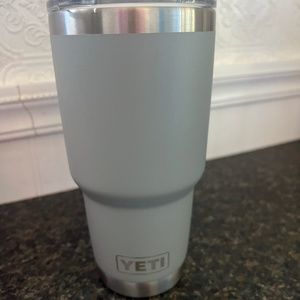 YETI RAMBLER® 30 OZ TUMBLER
